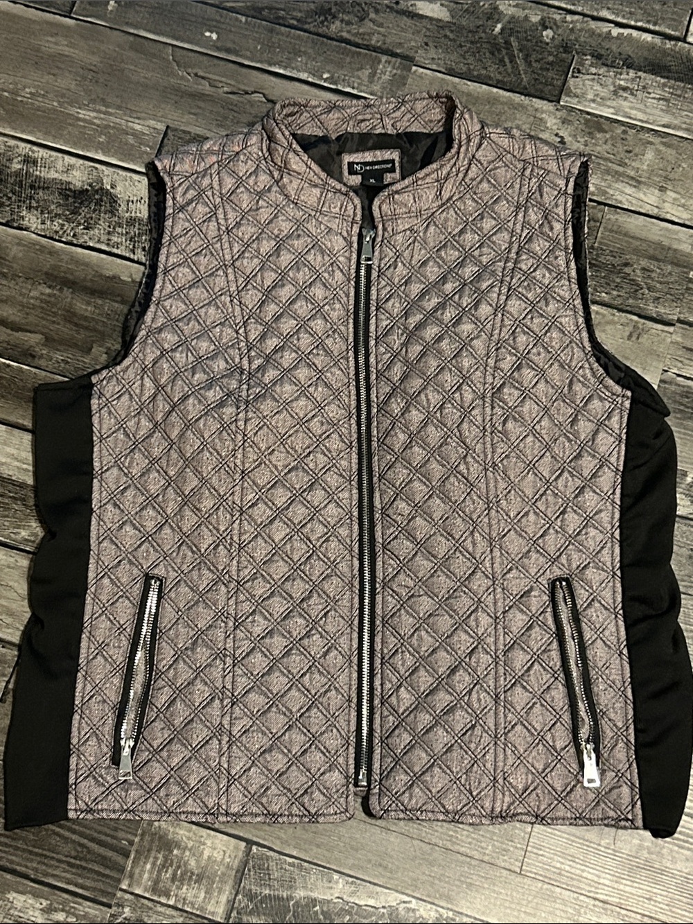 new directions Quilted Zip-Up Vest in Light Taupe and Black